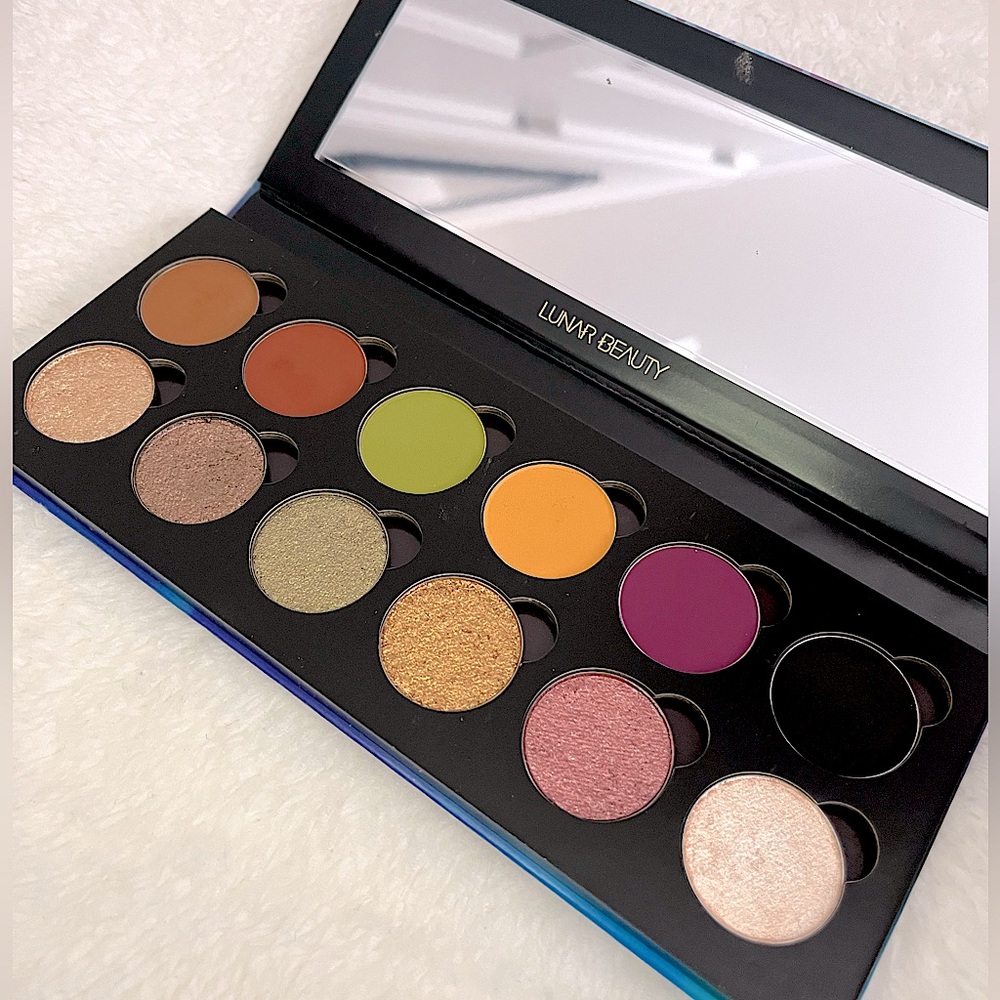 Lunar Beauty 12 days of lunar palette